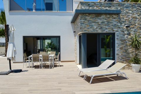 Villa a Finestrat, Alicante, Finestrat - € 7.000/mes | Ref: ALQFT570059/6084 - foto 2
