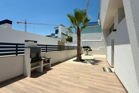 Villa a Finestrat, Alicante, Finestrat - € 7.000/mes | Ref: ALQFT570059/6084 - foto 19