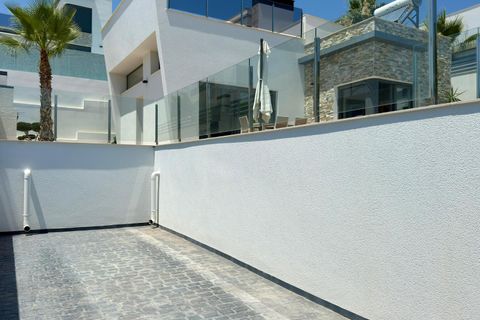 Villa a Finestrat, Alicante, Finestrat - € 7.000/mes | Ref: ALQFT570059/6084 - foto 22
