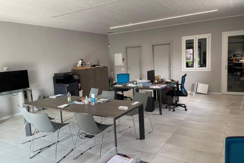 L'establiment comercial a Calcinato, Brescia, Calcinato - € 158.000 | Ref: 2701 - foto 8