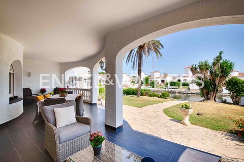 Villa a Empuriabrava, Gerona, Empuriabrava - € 1.650.000 | Ref: W-02Z1QR - foto 9