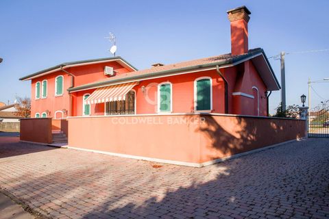 Villa a Venice, Venice, Venice - € 270.000 | Ref: CBI138-1942-60 - foto 2