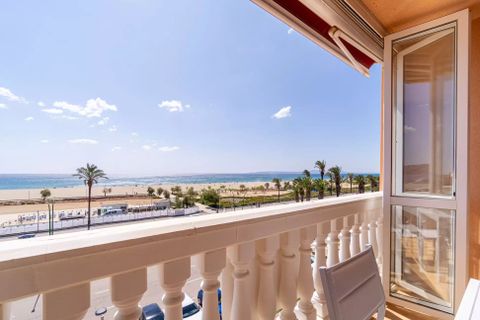 Lejlighed i Empuriabrava, Gerona - foto 1
