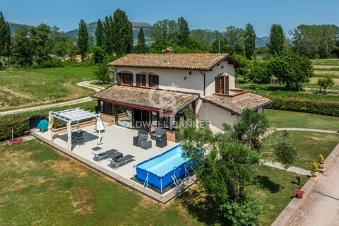 Villa a Gubbio, Perugia, Gubbio - € 345.000 | Ref: CBI160-2553-118 - foto 2