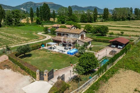Villa a Gubbio, Perugia, Gubbio - € 345.000 | Ref: CBI160-2553-118 - foto 24
