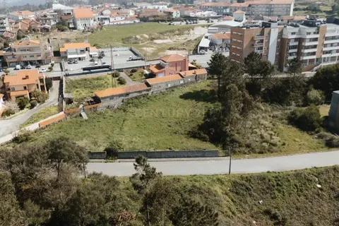 Helårsgrund i Mozelos, Aveiro, Mozelos - € 130.000 | Ref: C0406-02205 - foto 1