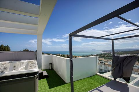 Villa a Manilva, Malaga, Manilva - € 699.000 | Ref: DPIe39408 - foto 3