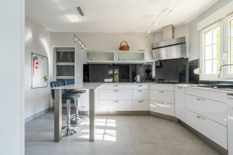 Villa a Luynes, Indre-et-Loire, Luynes - € 382.000 | Ref: getkey_u_478385543 - foto 2
