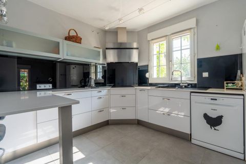 Villa a Luynes, Indre-et-Loire, Luynes - € 382.000 | Ref: getkey_u_478385543 - foto 3