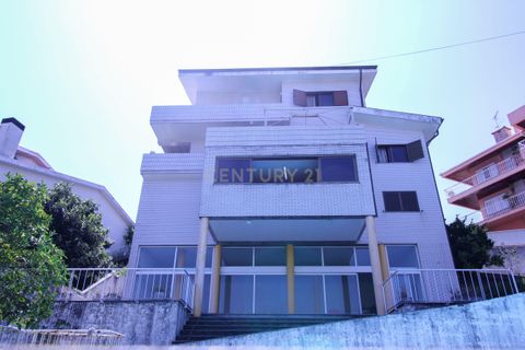 Villa a Paredes, Porto, Paredes - € 410.000 | Ref: C0188-01785 - foto 3