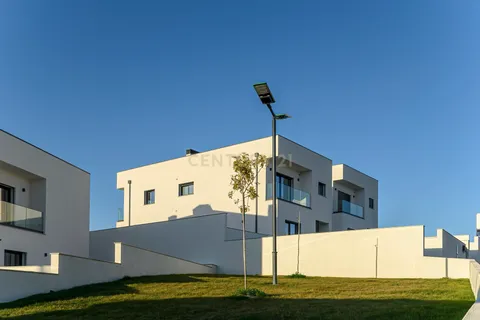 Villa a Azambuja, Lisbon, Azambuja - € 570.000 | Ref: C0505-00223 - foto 2