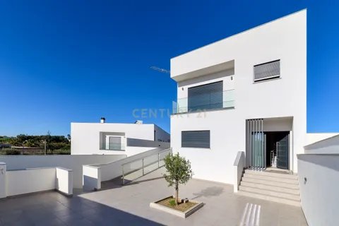 Villa a Azambuja, Lisbon, Azambuja - € 570.000 | Ref: C0505-00223 - foto 5