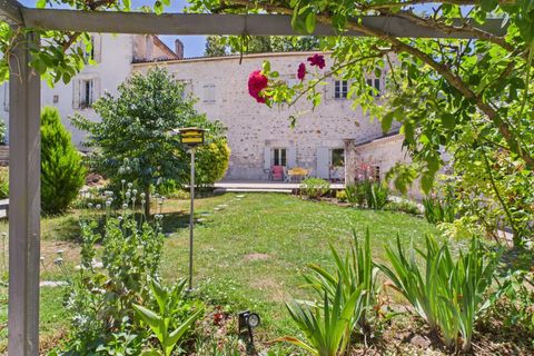 Villa a Vouzan, Charente, Vouzan - € 339.200 | Ref: BVI81374 - foto 14