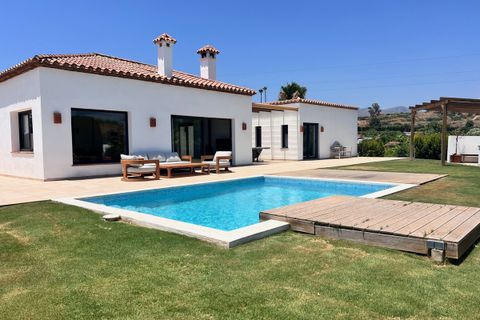Villa a Estepona, Malaga, Estepona - € 1.395.000 | Ref: CDS5106574-FO - foto 2