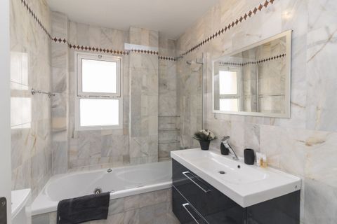Villa a Las Chapas, Malaga, Las Chapas - € 1.880.000 | Ref: R4245532 - foto 29