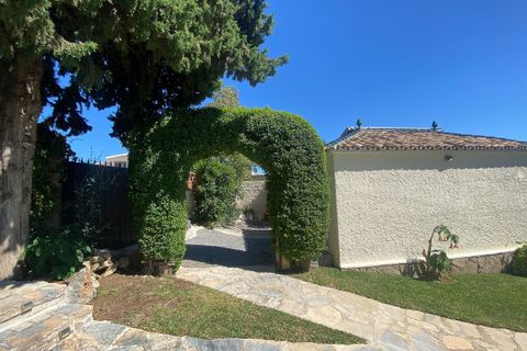 Villa i Guadalmina, Malaga, Guadalmina - € 1.240.000 | Ref: R5035006 - foto 35
