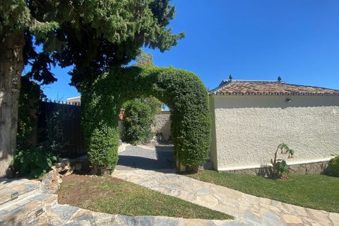 Villa i Guadalmina, Malaga, Guadalmina - € 1.240.000 | Ref: R5035006 - foto 36