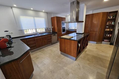 Villa i Benalmadena, Malaga, Benalmadena - € 1.620.000 | Ref: R4927318 - foto 3