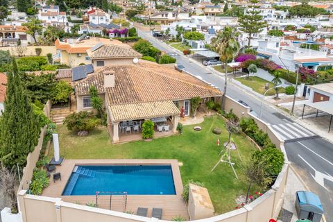 Villa i Torremolinos, Malaga, Torremolinos - € 995.000 | Ref: R5063629 - foto 44