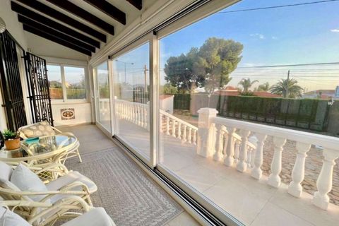 Villa i Benidorm, Alicante, Benidorm - € 445.000 | Ref: 27-251-11-606 - foto 2