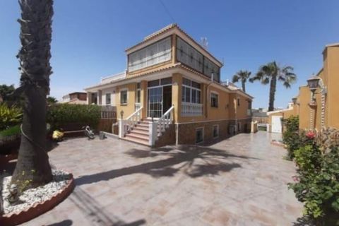 Villa a Torrevieja, Alicante, Torrevieja - € 549.900 | Ref: 64-390-11-770 - foto 4