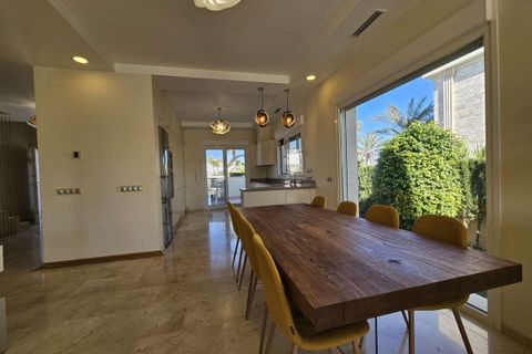 Villa a La Zenia, Alicante, La Zenia - € 1.500.000 | Ref: 87-435-11-854 - foto 10