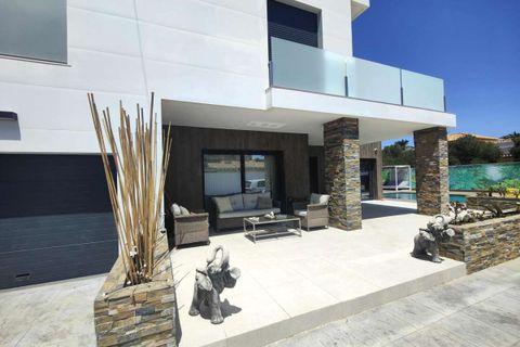 Villa a Cabo Roig, Alicante, Cabo Roig - € 1.559.900 | Ref: 55-390-11-770 - foto 5