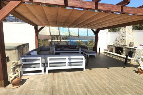 Villa a Cabo Roig, Alicante, Cabo Roig - € 1.559.900 | Ref: 55-390-11-770 - foto 6