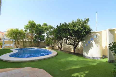Villa a Ciudad Quesada, Alicante, Ciudad Quesada - € 630.000 | Ref: 71-408-11-808 - foto 8