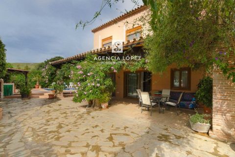 Villa i Estepona, Malaga, Estepona - € 795.000 | Ref: 1010 - foto 32
