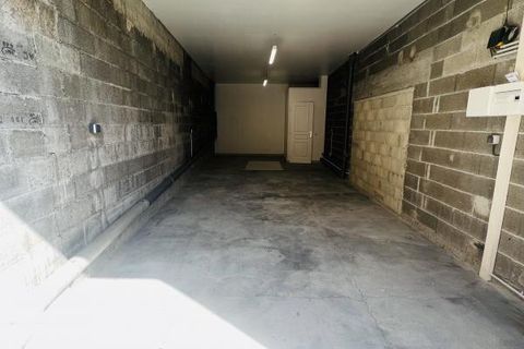 L'establiment comercial a Manosque, Alpes-de-Haute-Provence, Manosque - € 5.520/mes | Ref: G32 - foto 2