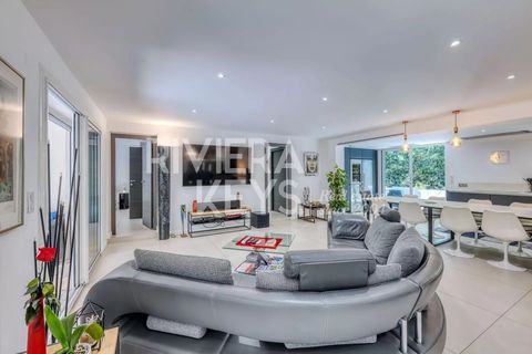 Lejlighed i Saint-Raphaël, Var, Saint-Raphaël - € 890.000 | Ref: 86122957 - foto 2