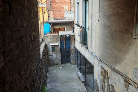 Villa a Paterno, Catania, Paterno - € 15.000 | Ref: 626 - foto 2