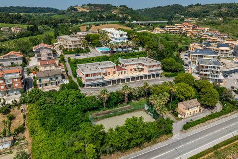 Erhvervsejendom i Massignano, Ascoli Piceno, Massignano - € 8.900.000 | Ref: CBI134-1917-185 - foto 1