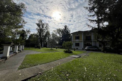 Villa a Mantua, Mantua, Mantua - € 5.000/mes | Ref: 6100 - foto 22