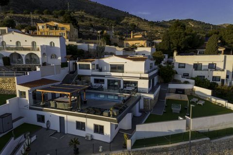 Villa a Benalmadena, Malaga, Benalmadena - € 1.399.000 | Ref: R4909465 - foto 6