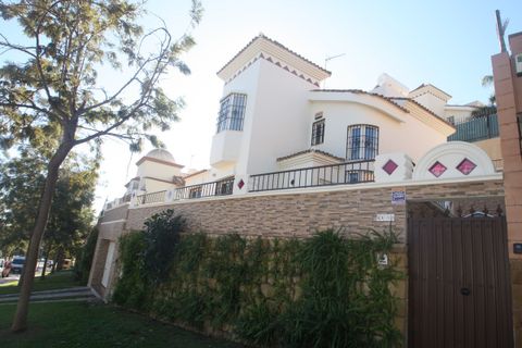 Villa i Benalmadena, Malaga, Benalmadena - € 915.000 | Ref: R4930828 - foto 1