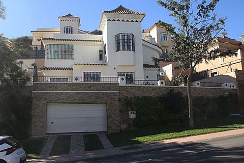 Villa i Benalmadena, Malaga, Benalmadena - € 915.000 | Ref: R4930828 - foto 2