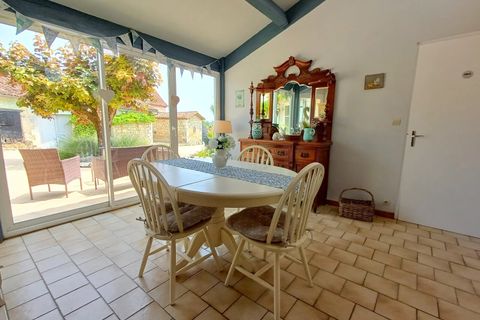 Villa i Aubeterre-sur-Dronne, Charente, Aubeterre-sur-Dronne - € 499.000 | Ref: BVI81438 - foto 9