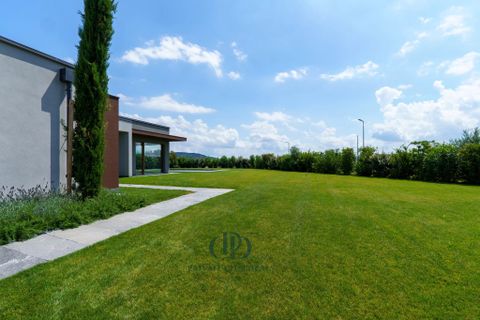 Villa a Angera, Varese, Angera - € 1.250.000 | Ref: 86134880 - foto 31