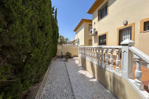 Villa i Torrevieja, Alicante, Torrevieja - € 445.000 | Ref: AM-01992/8919 - foto 16