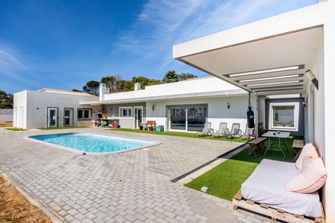 Villa i Alvor, Faro, Alvor - € 1.250.000 | Ref: C0240-03330 - foto 1