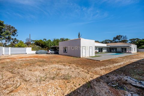 Villa i Alvor, Faro, Alvor - € 1.250.000 | Ref: C0240-03330 - foto 35