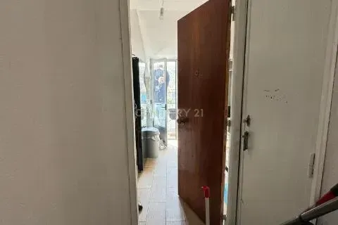Erhvervsejendom i Amadora, Lisbon, Amadora - € 215.000 | Ref: C0484-00197 - foto 9