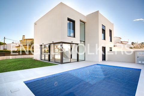 Rækkehus i Empuriabrava, Gerona, Empuriabrava - € 739.000 | Ref: W-02XI0V - foto 1