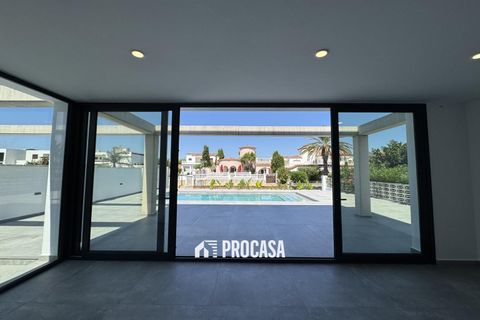 Villa a Empuriabrava, Gerona, Empuriabrava - € 1.290.000 | Ref: 3896 - foto 12