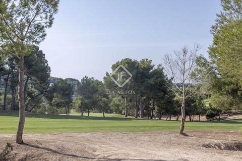 Helårsgrund i Chiva, Valencia, Chiva - € 440.000 | Ref: VAL62270 - foto 1