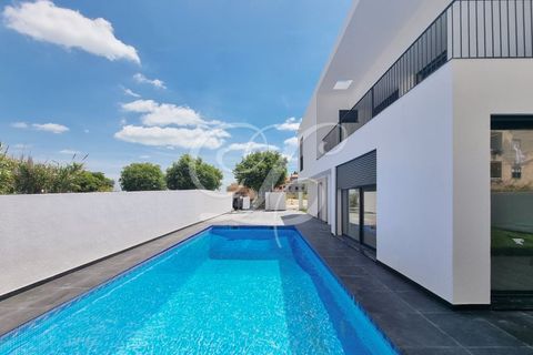 Villa i Carcavelos, Lisbon, Carcavelos - € 1.130.000 | Ref: L41737 - foto 2