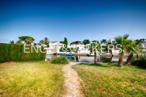 Villa i Empuriabrava, Gerona, Empuriabrava - € 860.000 | Ref: W-030NVW - foto 8