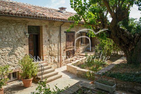Landejendom i Pioraco, Macerata, Pioraco - € 550.000 | Ref: 246 - foto 1